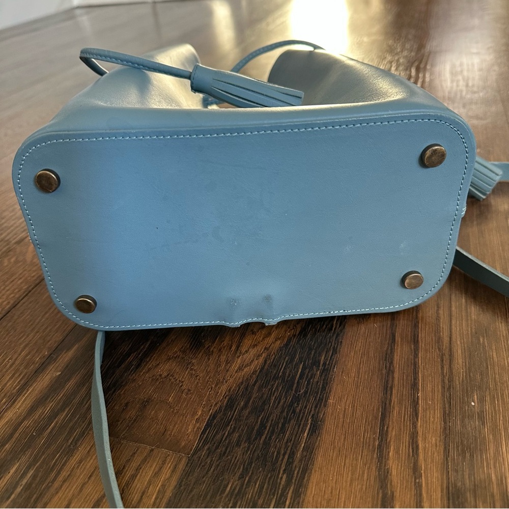Vere Verto Light Blue Leather Bucket Bag - Picture 11 of 12